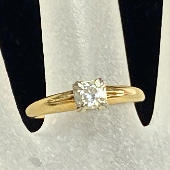 14K two tone gold 0.25ct H/Si1 round brilliant solitaireDiamond sz6 2.3gm